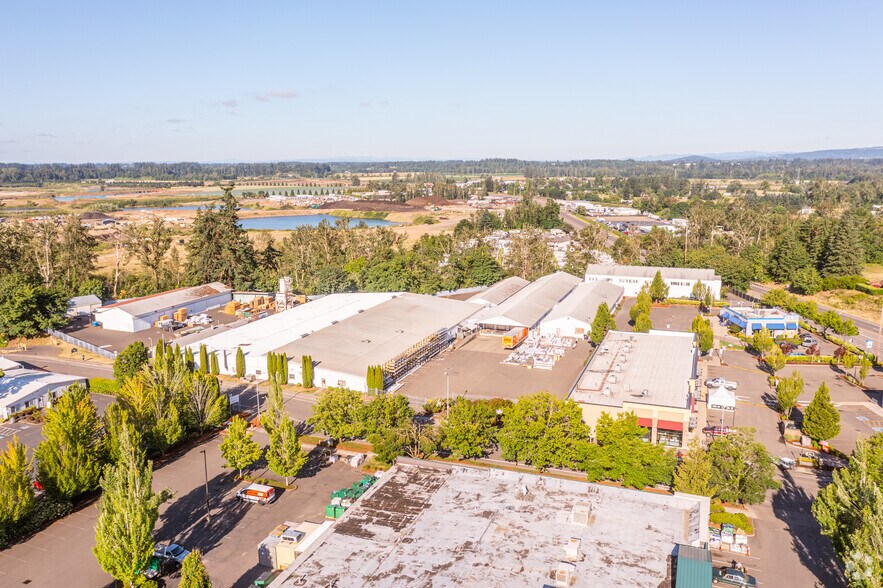 More Photos Of 1017 SW Berg Pky, Canby Manufacturing For Sale