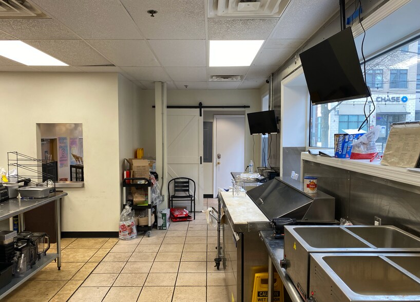 More Photos Of 444 High St, Morgantown Storefront Retail Residential For Lease