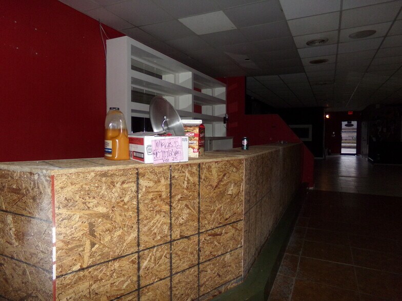More Photos Of 565-595 Garden Walk Blvd, Atlanta Freestanding For Lease