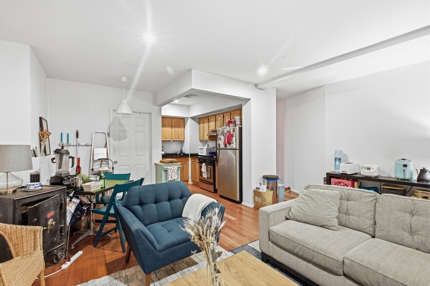 More Photos Of 171 Bedford Ave, Brooklyn Storefront Retail Residential For Sale