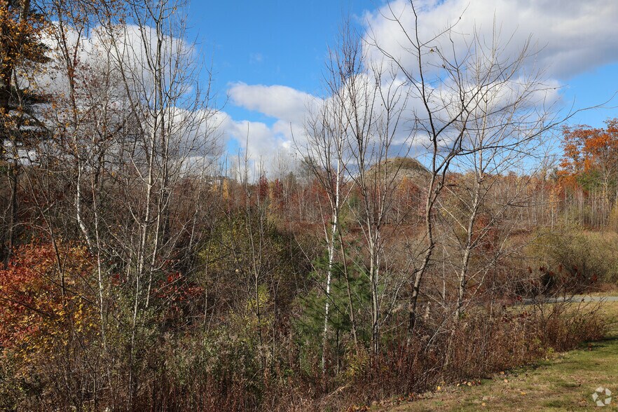 More Photos Of 400 Innovative Way, Nashua Light Distribution For Lease