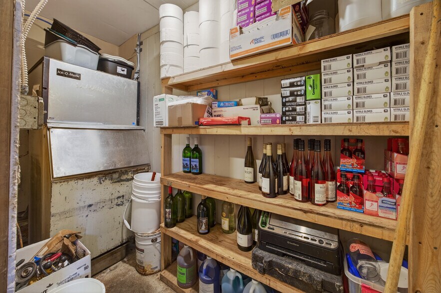 More Photos Of 2862 Guyanoga Rd, Branchport General Retail For Sale