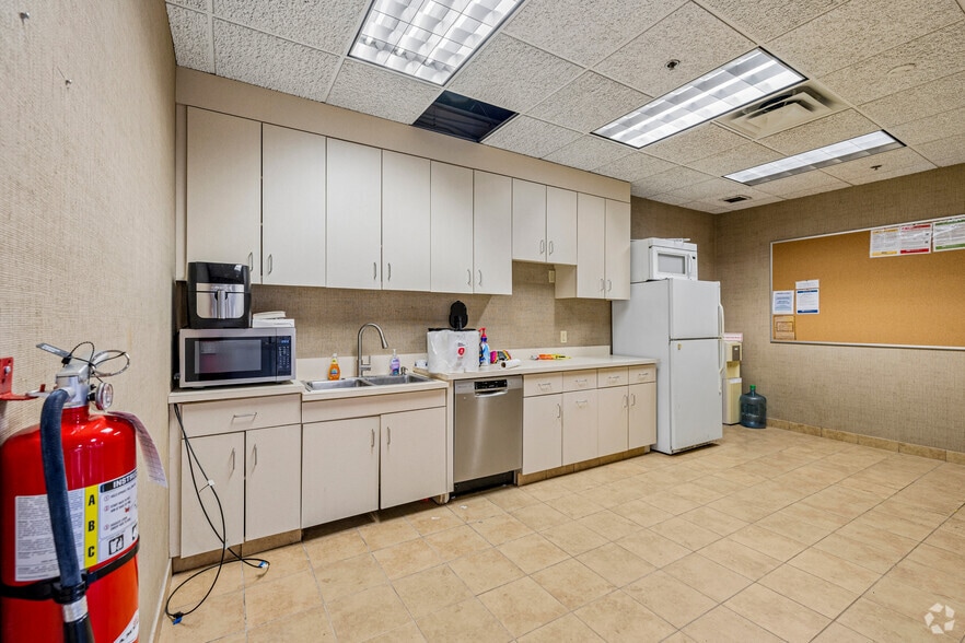 More Photos Of 343 E 82nd St, Chaska Warehouse For Sale