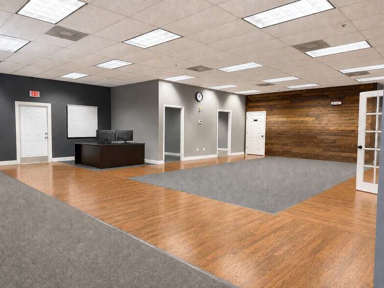 More Photos Of 7076 Davis Creek Rd, Jacksonville Warehouse For Lease