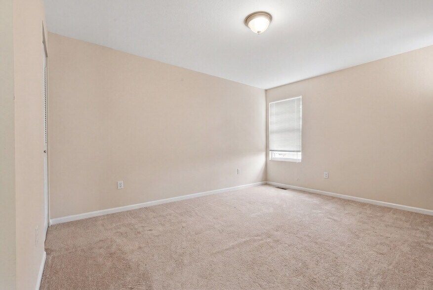 More Photos Of 2820 15th W, Seattle Apartments For Sale