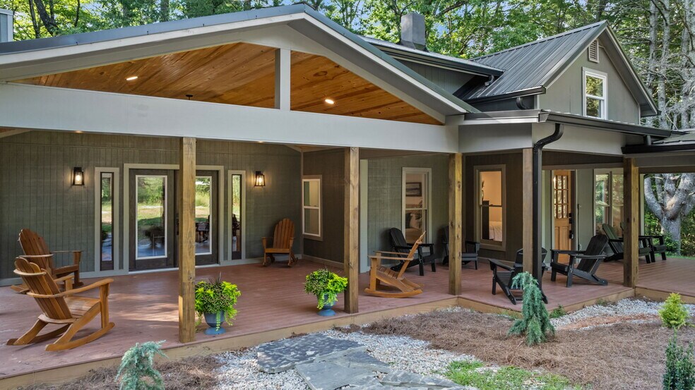 More Photos Of 122 Highlands View Rd, Highlands Specialty For Sale