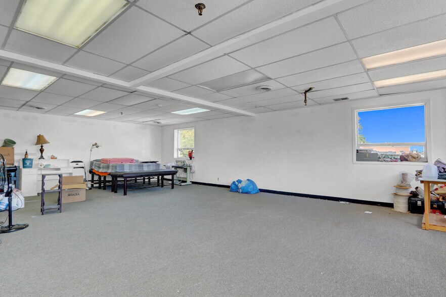 More Photos Of 1438 Wantagh Ave, Wantagh Freestanding For Lease