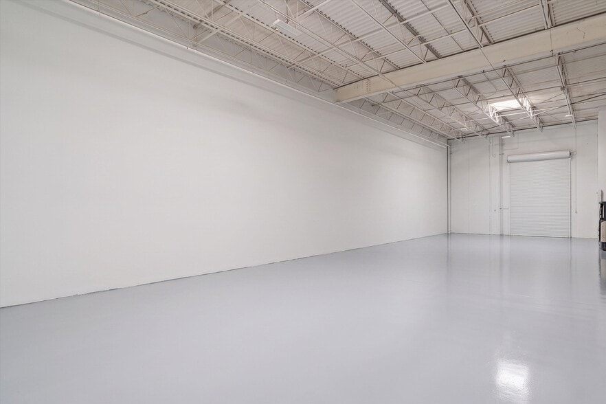 More Photos Of 10410-10426 163rd Pl, Orland Park Manufacturing For Sale