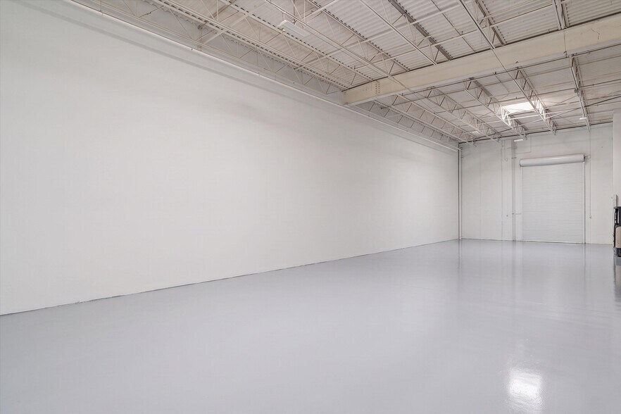 More Photos Of 10410-10426 163rd Pl, Orland Park Manufacturing For Sale