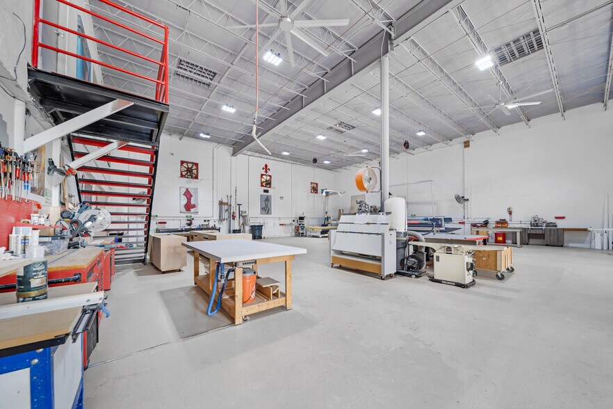 More Photos Of 3141 NW 40th St, Miami Warehouse For Sale