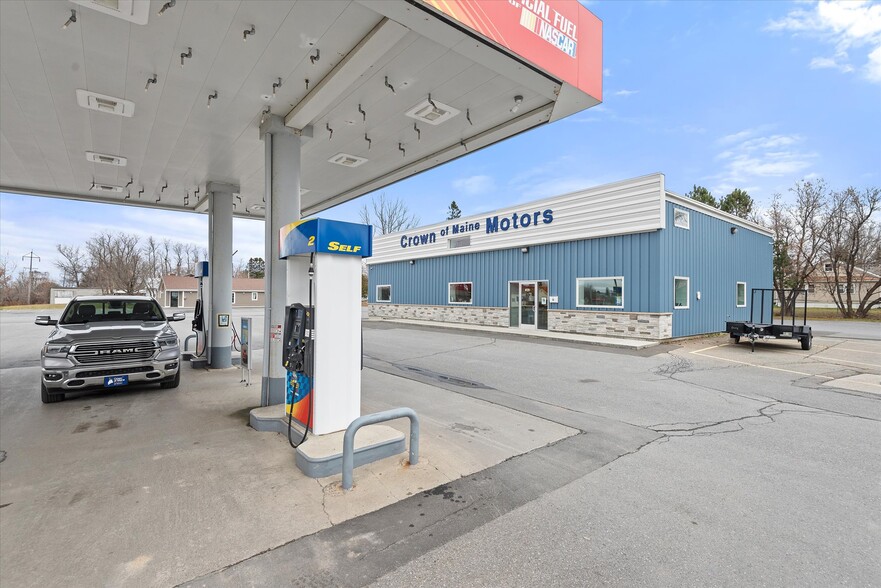 More Photos Of 86 Parsons St, Presque Isle Service Station For Sale
