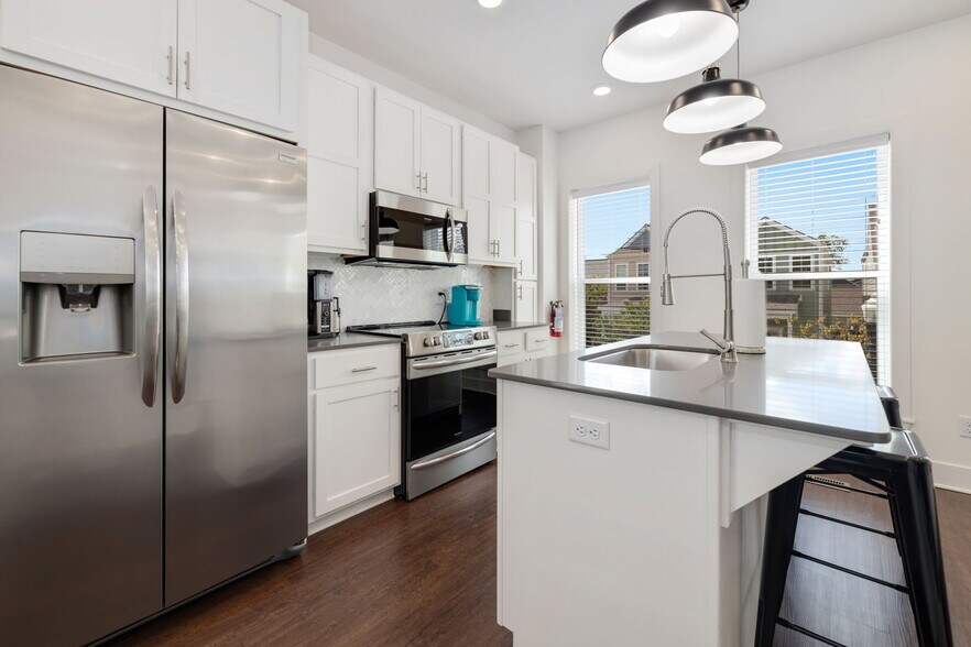 More Photos Of 421-437 SW B St, Bentonville Apartments For Sale