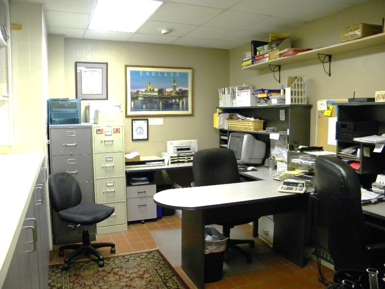 More Photos Of 1208 Laurel St, Columbia Freestanding For Sale