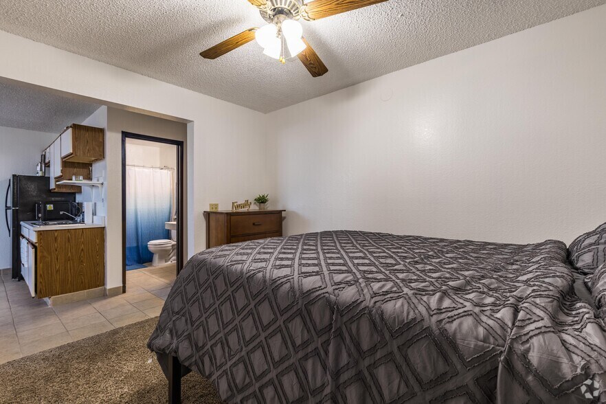 More Photos Of 320 Lee Ave, Bullhead City Apartments For Sale
