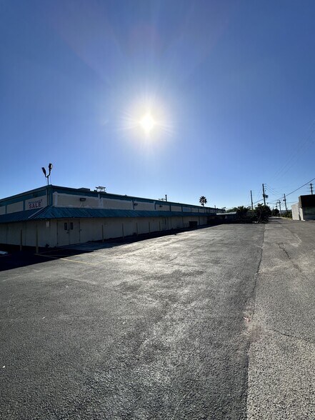 More Photos Of 1883 NW 38th Ave, Lauderhill Light Distribution For Sale