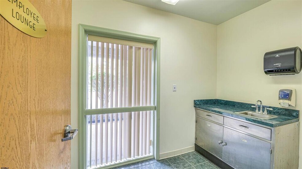 More Photos Of 301 Central Ave, Egg Harbor Township Unknown For Lease