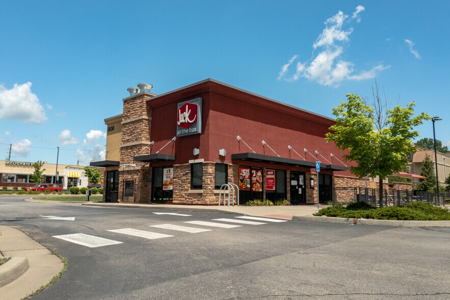 More Photos Of 808 NW State Route 7, Blue Springs Fast Food For Lease