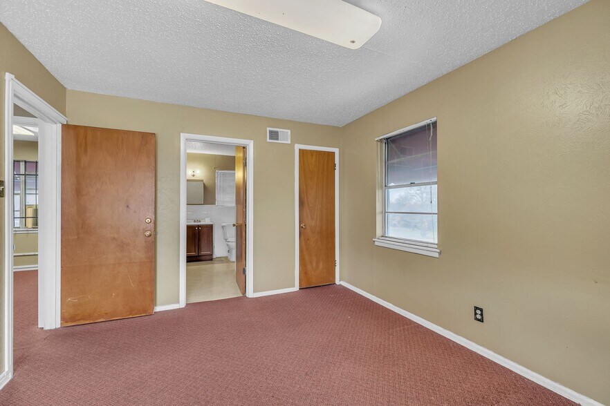 More Photos Of 1700 Evans Ave, Fort Worth Funeral Home For Sale