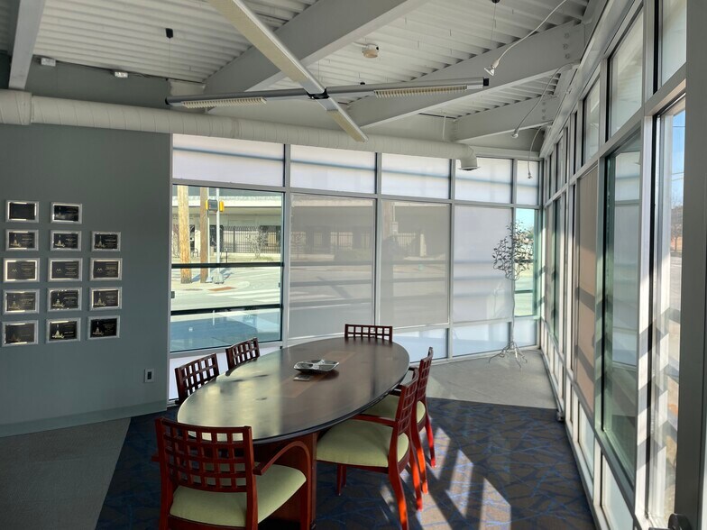 More Photos Of 620 N Delaware St, Indianapolis Freestanding For Lease