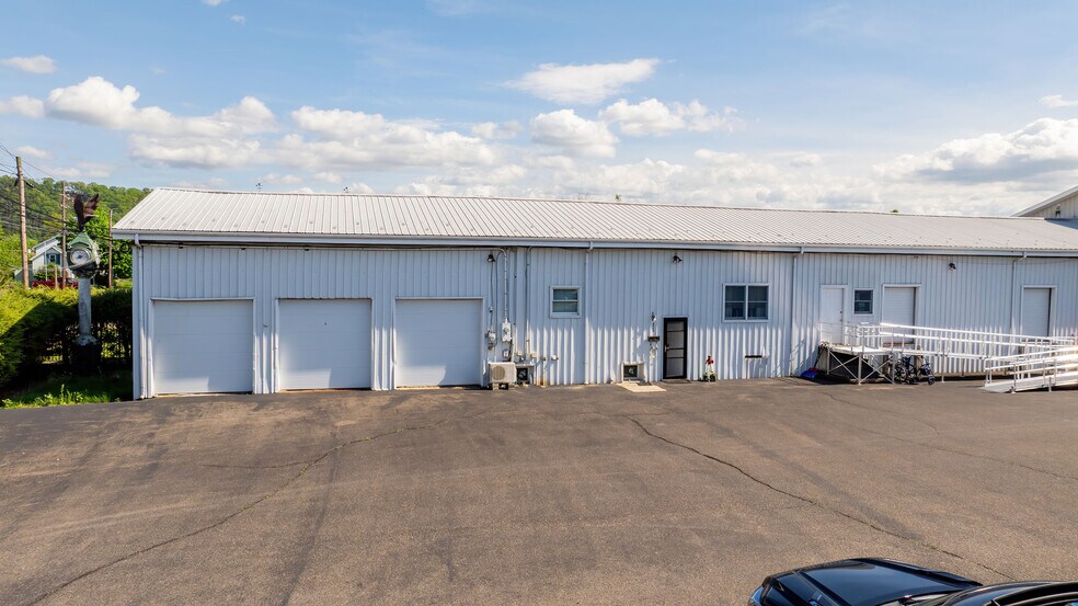 More Photos Of 820 Railroad St, Bloomsburg Warehouse For Sale
