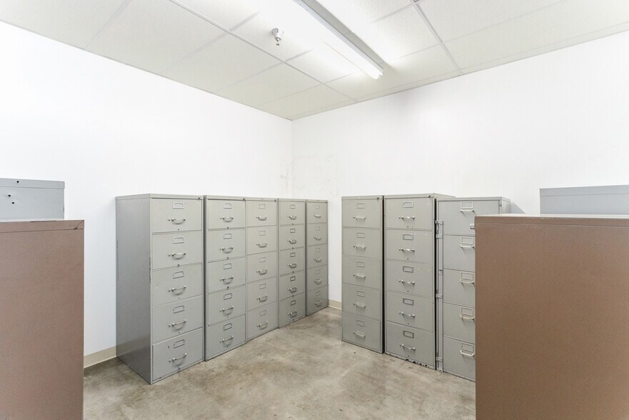 More Photos Of 2991-2995 E White Star Ave, Anaheim Warehouse For Sale