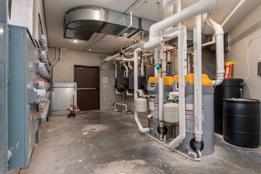 More Photos Of 1685 N Redding Ave, Windom Apartments For Sale