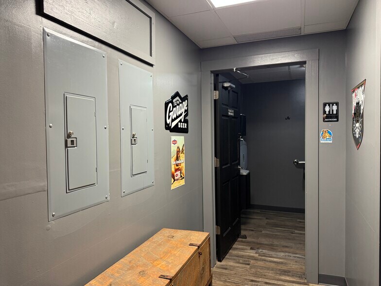 More Photos Of 4040 State Road 46 E, Nashville Restaurant For Sale