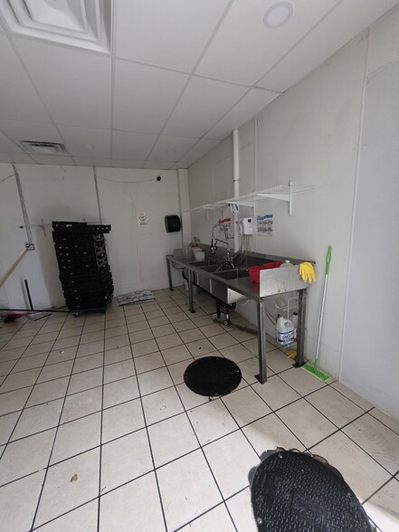 More Photos Of 5448-5496 S 4220 W, Salt Lake City Unknown For Lease