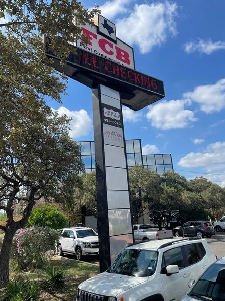 More Photos Of 13333 Blanco Rd, San Antonio Office For Lease