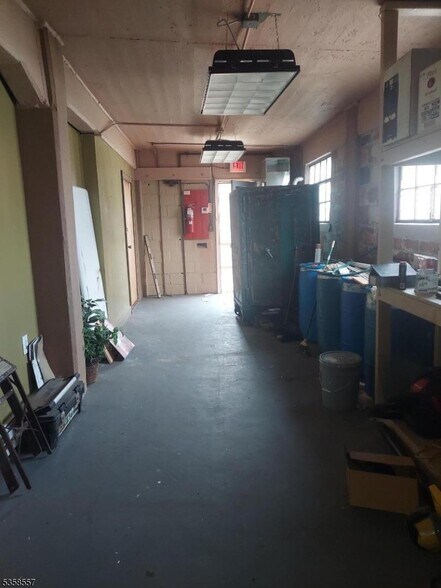 More Photos Of 16 Flanders Rd, Netcong Specialty For Sale