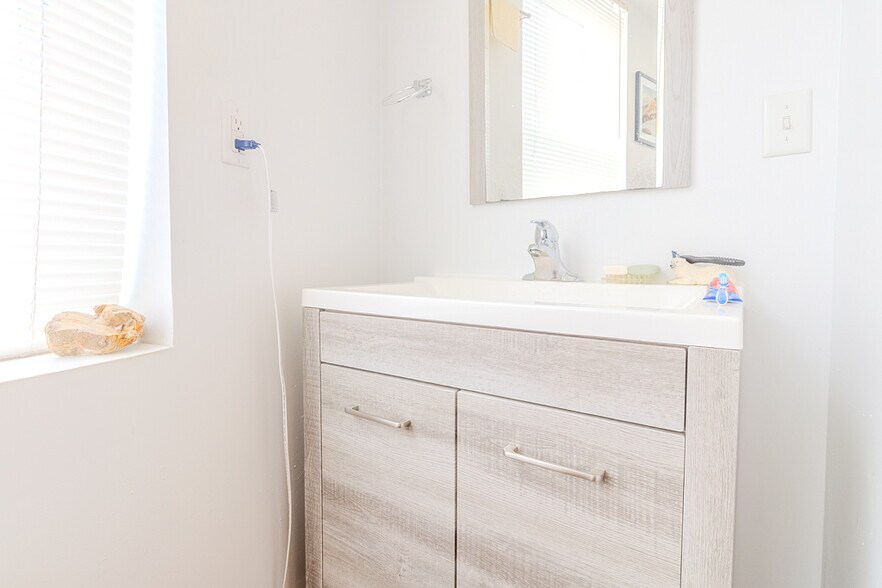 More Photos Of 5801 Lincoln Ave, Export Apartments For Sale