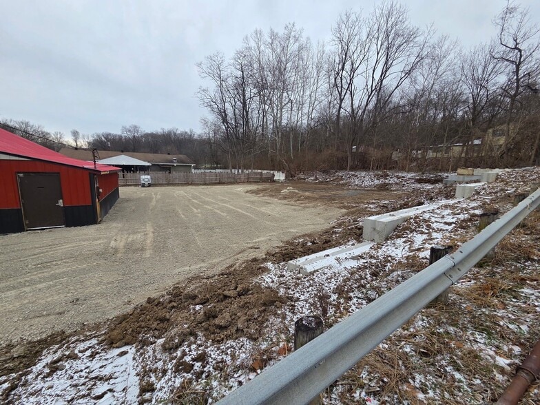 More Photos Of 9620 N Dixie Hwy, Franklin Freestanding For Sale