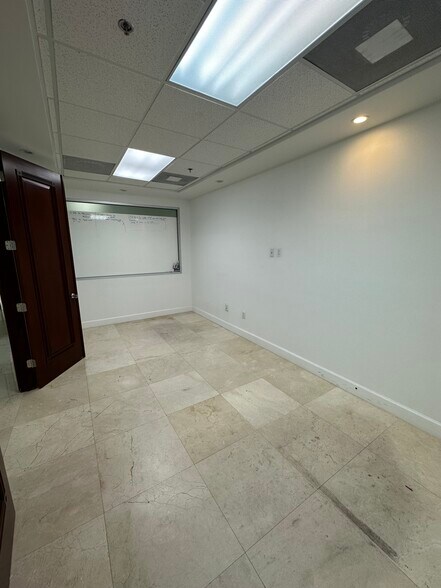 More Photos Of 268-270 Alhambra Cir, Coral Gables Office For Lease