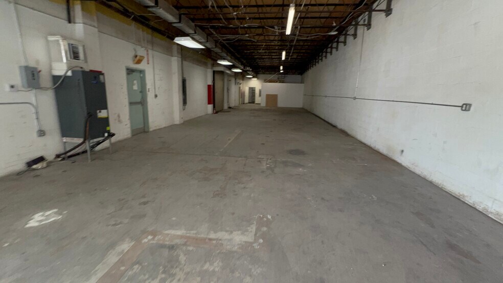More Photos Of 6400 S Orange Ave, Orlando Warehouse For Lease