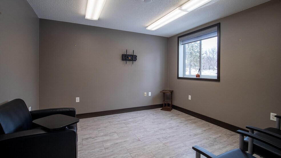 More Photos Of 203 Main St E, Elysian General Retail For Sale