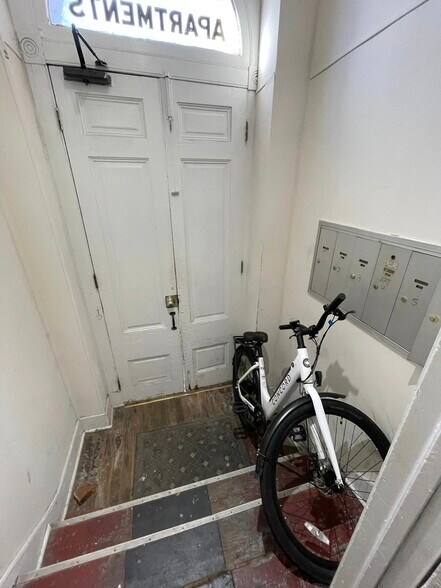 More Photos Of 128 S Market St, Frederick Apartments For Sale