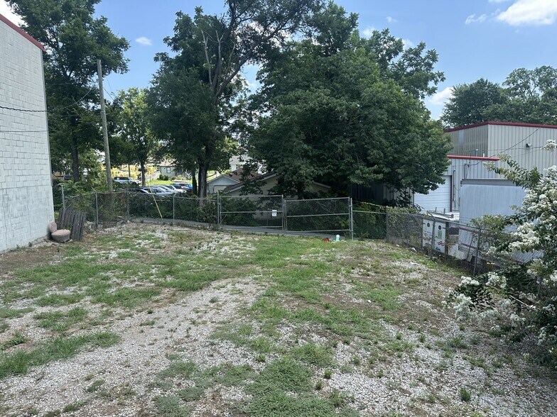 More Photos Of 2412 Felts Ave, Nashville Office For Lease