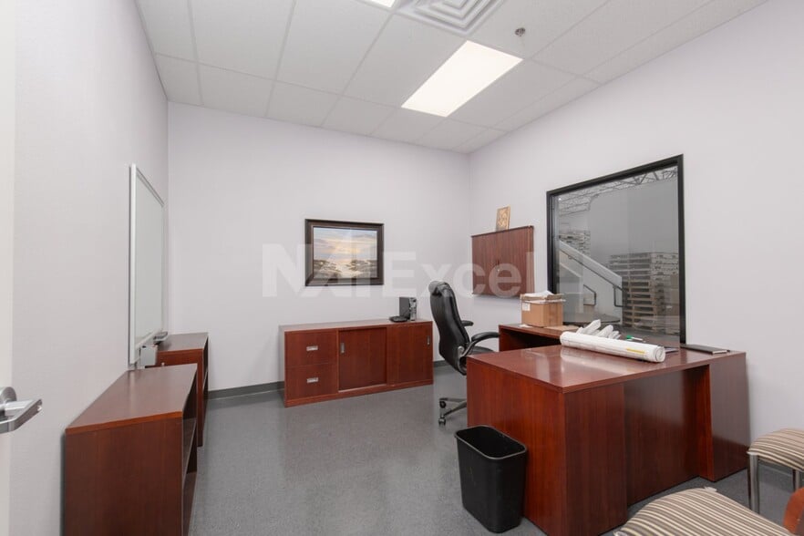 More Photos Of 7925 W Arby Ave, Las Vegas Distribution For Sale