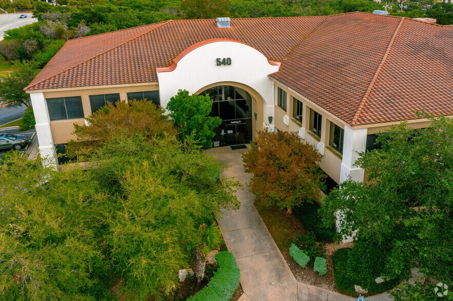 More Photos Of 540 Oak Centre Dr, San Antonio Medical For Lease