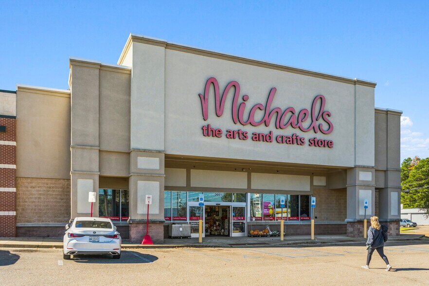 More Photos Of 2041 US-45, Columbus General Retail For Sale