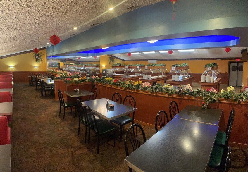 More Photos Of 1004 Division St, Waite Park Restaurant For Sale