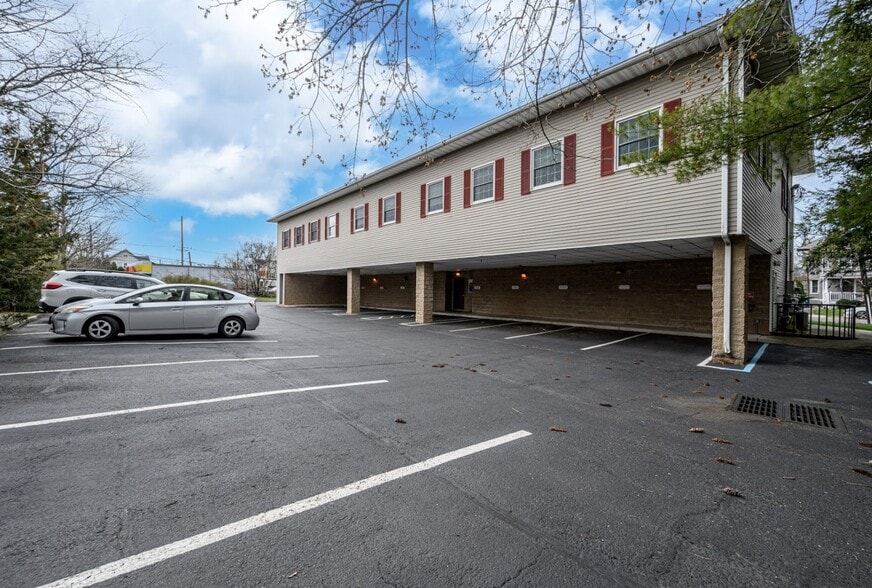 More Photos Of 10 N Gaston Ave, Somerville Office For Sale