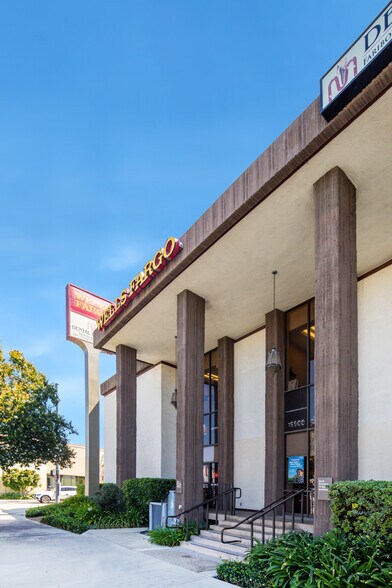 More Photos Of 19900 Ventura Blvd, Woodland Hills Office For Lease