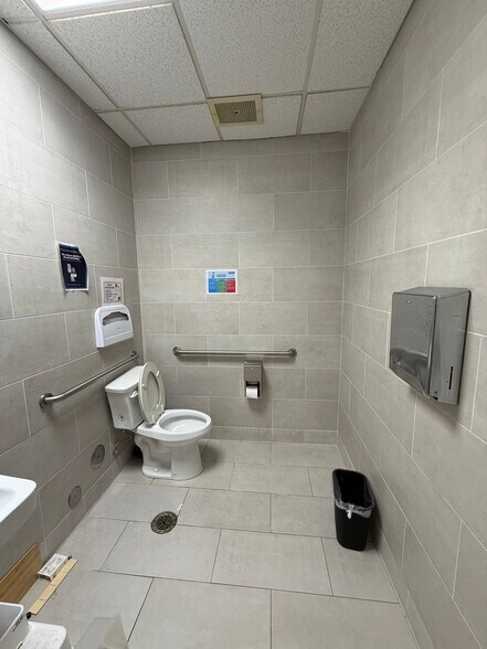 More Photos Of 4040 McDermott Rd, Plano Medical For Lease