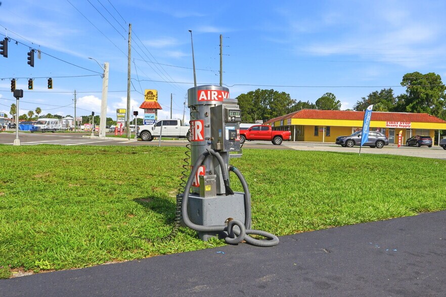 More Photos Of 2590 Recker Hwy, Winter Haven Service Station For Sale