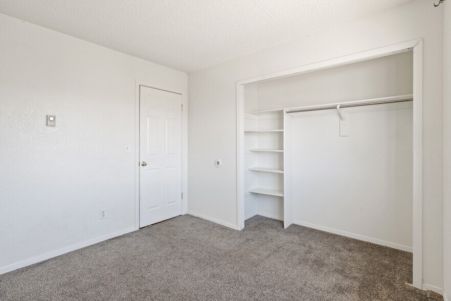 More Photos Of 935 Hathaway Dr, Colorado Springs Apartments For Sale