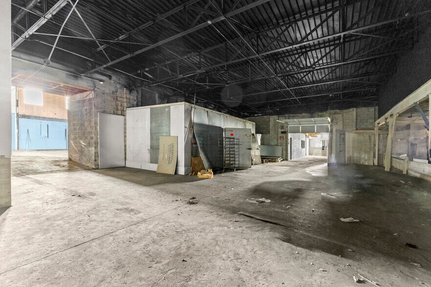 More Photos Of 15306 Rosa Parks Blvd, Detroit Warehouse For Sale