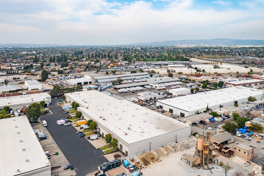 More Photos Of 12020 Woodruff Ave, Downey Warehouse For Lease