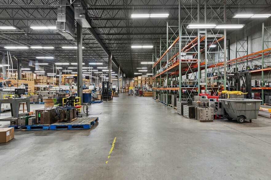 More Photos Of 405 Commerce Ct, Vadnais Heights Manufacturing For Sale