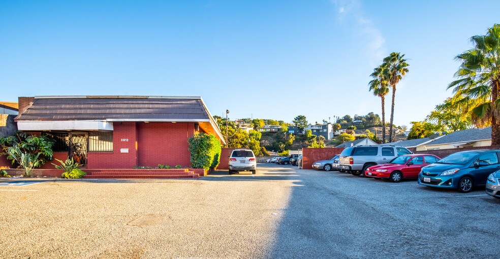 More Photos Of 3912 Eagle Rock Blvd, Los Angeles Office For Lease